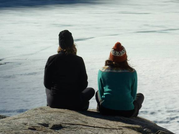 Com a Rowan, admirando a paisagem gelada da Laguna Témpanos, 45 minutos acima do refúgio San Martín, região de Bariloche, na Argentina